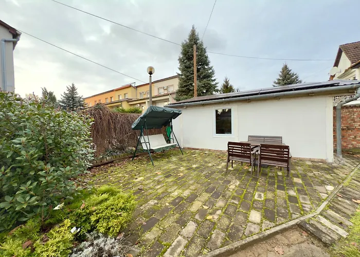 Hangulat Apartment *